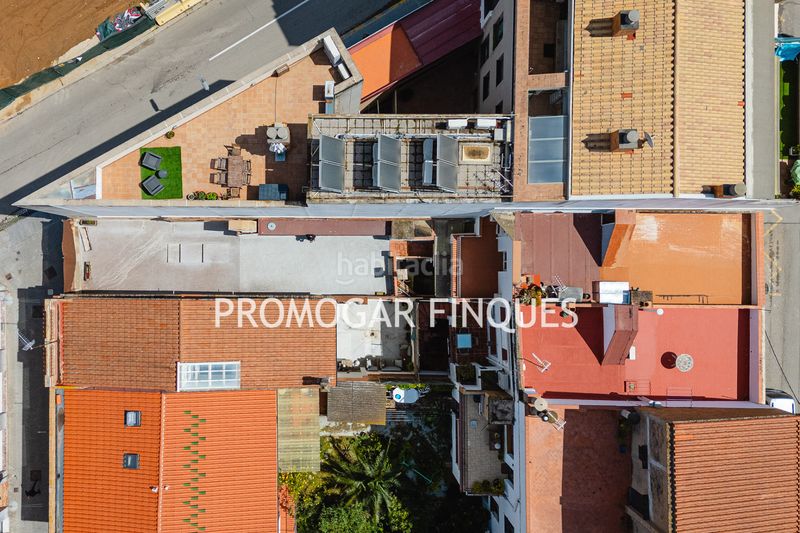 Foto 1edef79b-240c-43b3-b1d0-1b6603f19028. Casa amb xemeneia aparcament a Centre-Can Nadal Sant Feliu de Llobregat
