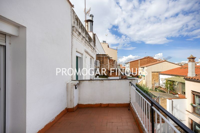 Foto badccc23-1777-4374-8d35-293adefea811. Casa amb xemeneia aparcament a Centre-Can Nadal Sant Feliu de Llobregat