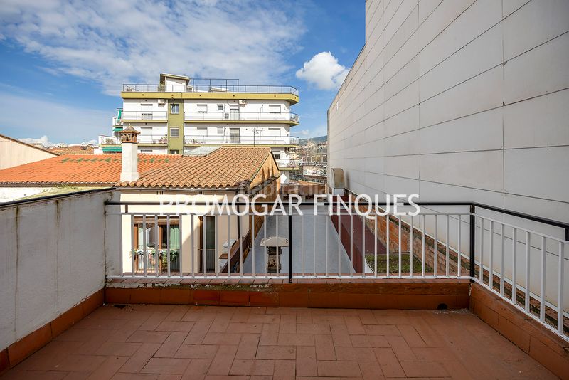 Foto c872e9e5-0bb6-4e8d-b756-e059ea442bc1. Casa amb xemeneia aparcament a Centre-Can Nadal Sant Feliu de Llobregat