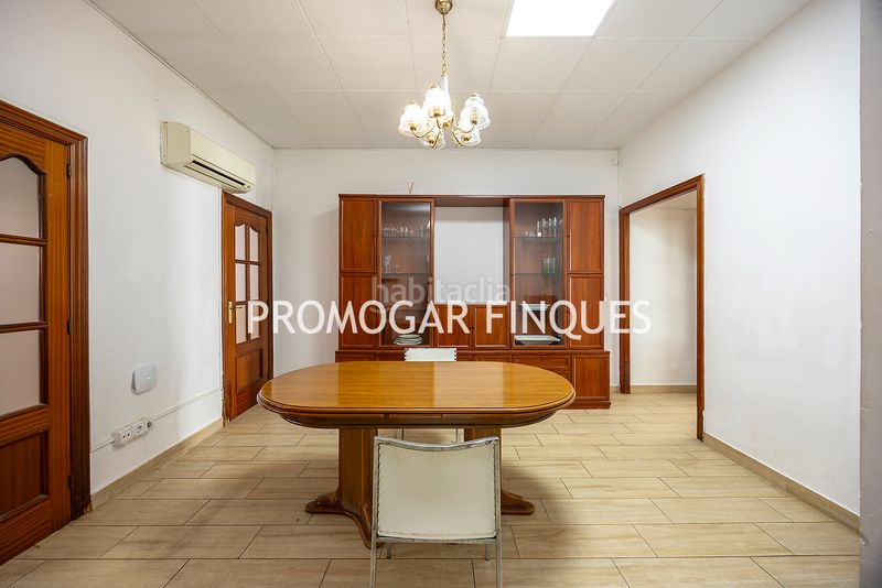Foto cb0ddd76-2242-437e-9775-3431e74fd6f1. Casa amb xemeneia aparcament a Centre-Can Nadal Sant Feliu de Llobregat