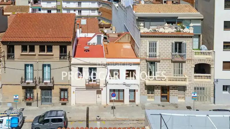 Foto f571224f-b0ad-4a1b-a941-b46224105dbb. Casa amb xemeneia aparcament a Centre-Can Nadal Sant Feliu de Llobregat