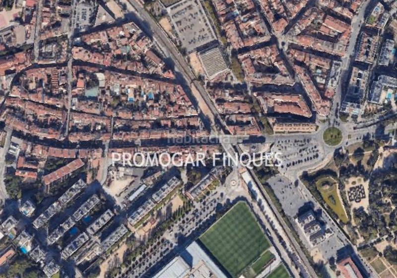 Foto f8a69d4d-58ed-4b87-b9fd-c4b7bf1bf2e8. Casa con camino parcheggio in Centre-Can Nadal Sant Feliu de Llobregat