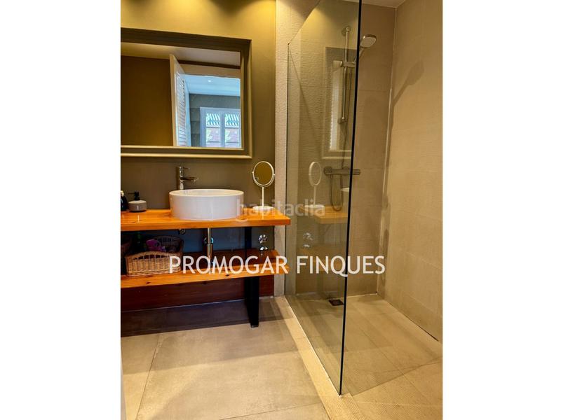 Foto d18cfa00-1bf3-4145-9b71-19ad62fcbb5b. Rent semi detached house with fireplace heating parking in Sant Joan Despí