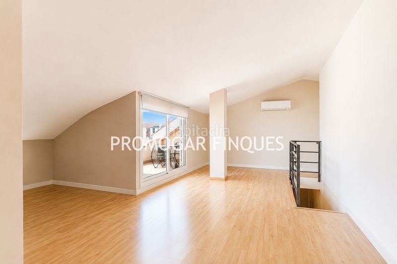 Foto a7961b9b-b38b-4498-8e35-d75f6a111cc9. Dúplex amb calefacció aparcament piscina a Mas Lluí Sant Feliu de Llobregat