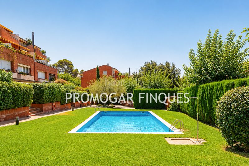 Foto 6ecad082-3537-45c3-96fb-de371c243d20. Dúplex amb calefacció aparcament piscina a Centre-Can Nadal Sant Feliu de Llobregat