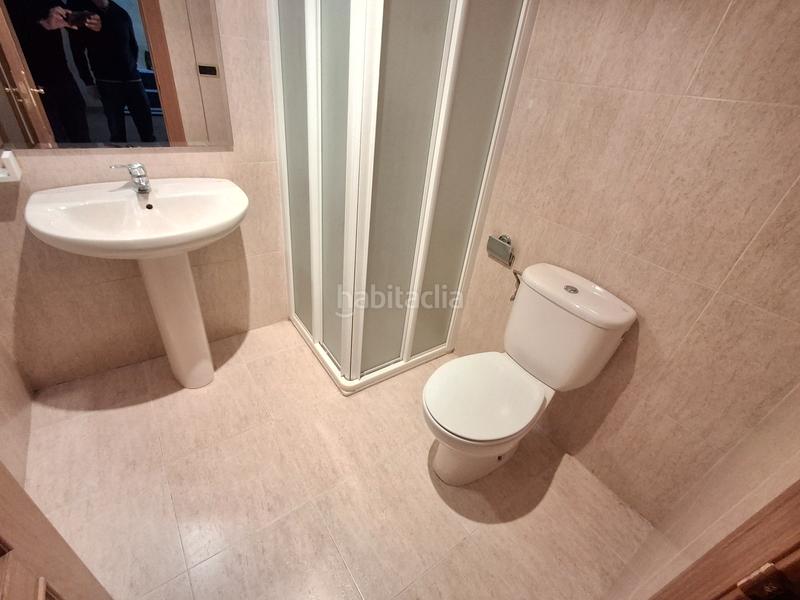 Foto ce40f5b6-45f0-48c6-8960-f8c3bc6d7a0b. Apartamento planta baja en venta con terraza . bonito apartamento seminuevo , 85mº, 2 habitaciones, amplio salón, cocina e en Lardero