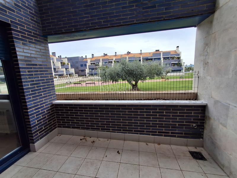 Foto d9045375-d4ec-4ff2-866b-e053dada59ee. Apartamento planta baja en venta con terraza . bonito apartamento seminuevo , 85mº, 2 habitaciones, amplio salón, cocina e en Lardero