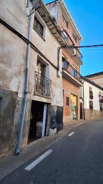 Foto bc345189-0eca-43b3-8fde-fd418c992659. House in Nalda