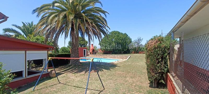 Foto 1c1c4cb3-5a9a-4b8f-aab4-bf1a0bc83852. Chalet con camino riscaldamento parcheggio piscina in Villamediana de Iregua