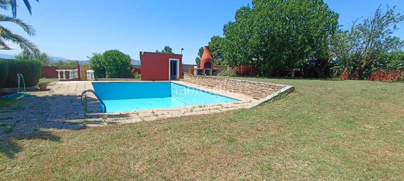 Foto 2a57723d-2f78-454b-ab68-a0dbe7946b39. Chalet con camino riscaldamento parcheggio piscina in Villamediana de Iregua