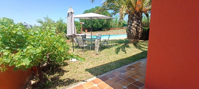 Foto 39efdb8d-a550-423b-a231-5e8692cd23a6. Chalet con camino riscaldamento parcheggio piscina in Villamediana de Iregua