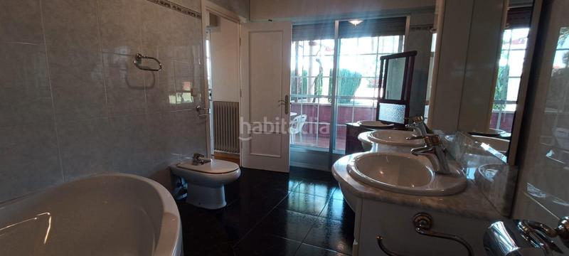 Foto 863c22e8-5a2c-4a04-95ce-e64042d72f02. Chalet con camino riscaldamento parcheggio piscina in Villamediana de Iregua