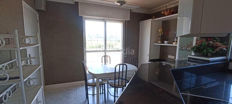 Foto b58b4806-e771-42cd-80f2-3cd6e6b542ef. Chalet con camino riscaldamento parcheggio piscina in Villamediana de Iregua