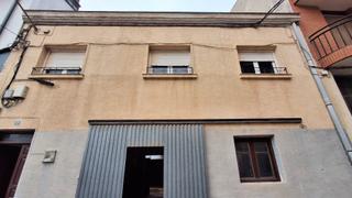 Casa  Calle las escuelas. Oportunidad en el centro de entrena: casa con terraza, patio y m