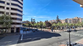 Alquiler Oficina  Calle general vara de rey. Oficina exclusiva en pleno espolón – ubicación inmejorable ,busc
