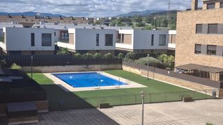 Monolocale  Calle río linares. Oportunidad en lardero – estudio seminuevo con piscina, garaje y