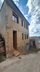 Xalet  Calle reja. En venta casa entera, individual, de 2 alturas en buen estado. c