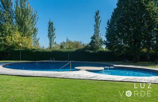 Chalet  Avenida de madrid. Vivienda unifamiliar en avenida de madrid, 77 — urbanización el