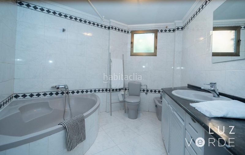 Foto 0735b4d5-595c-4988-9cba-43758b71ccd8. Xalet amb xemeneia calefacció aparcament piscina a Logroño