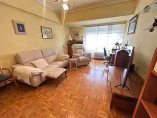 Etagenwohnung  Calle presidente leopoldo calvo sotelo 31. Se vende fantástica vivienda de 106m² construidos, 85m2 útiles,