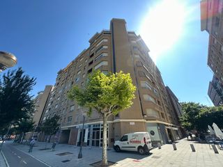 Pis  Paseo de la constitución. Exclusiva oportunidad única en el centro de logroño! avenida con