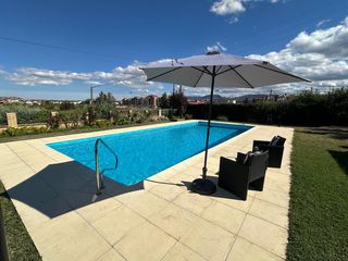 Chalet  Calle el hórreo. Exclusiva · chalet de diseño y lujo en lardero descubre una prop