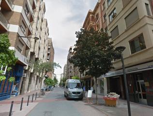 Appartement  Calle de juan xxiii. Estupendo piso de cuatro habitaciones y salón doble. tiene un to