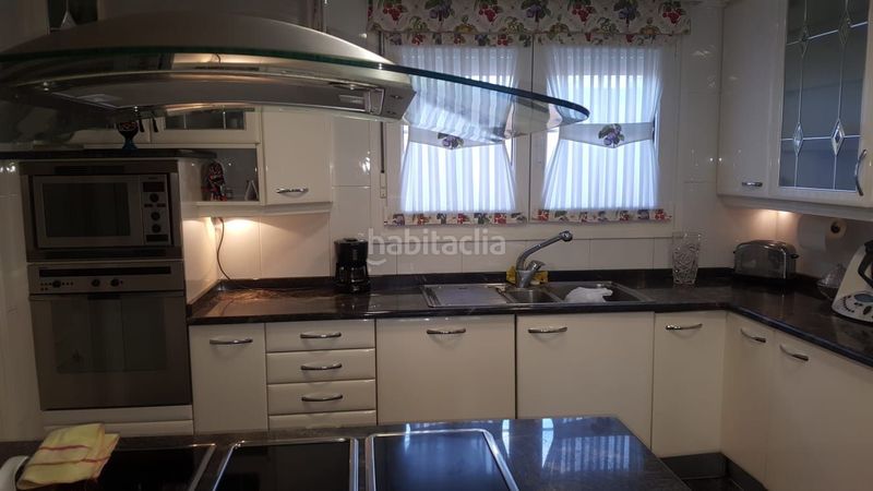 Foto a3fad55a-e784-4a43-b471-3c2b023232f3. Casa amb calefacció a Lardero