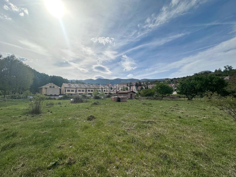 Foto fd7b77e9-f9e3-4485-8ac6-603cd6fd02a8. Terreno residencial parcela en venta urbana en entorno privilegiado . 2.763m2, ideal para inversión y hacer un chalet, agua, l en Torrecilla en Cameros