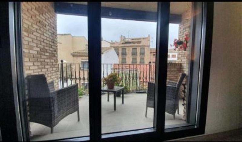 Foto 9222b10f-2d8f-484d-bcec-2e9d5793cde4. Chalet la bajera dispone de acceso por dos calles con puertas automáticas de última generación y capacidad para 6 vehículos, zona con amp en Mendavia