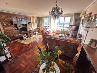 Pis  Avenida república argentina. Exclusiva vivienda en venta en republica argentina centro de log