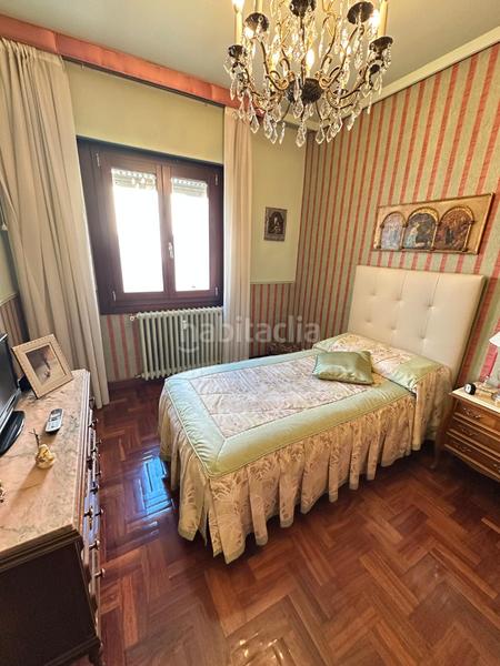 Foto d4aa787e-c4a6-469d-8905-11aeda970f59. Piso exclusiva vivienda en venta en republica argentina centro , fantástica vivienda de 130m2, amplio salón de 40m2, 3 dormit en Logroño