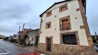 Casa adossada  Calle mayor. Bonita casa en venta en corera, oportunidad de mercado, casa de