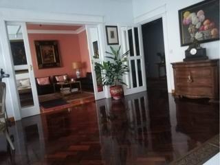 Pis  Gran via. Piso en venta en centro