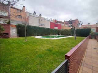 Chalet  Los olivos. Chalet en venta en lardero