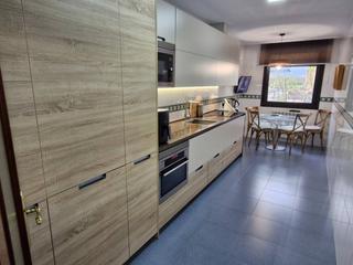 Pis  Clavijo. Gran piso en la guindalera de casi 100m2 con 3 dormitrios, 2 bañ