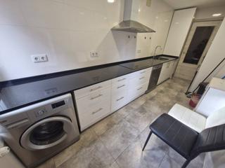 Appartement  Huesca. Pisazo de 4 dormitorios, reformado, todo exterior, con cuatro te