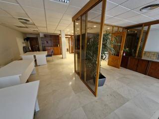 Alquiler Oficina  General vara de rey. Oficina en pleno centro de logroño junto al espolón