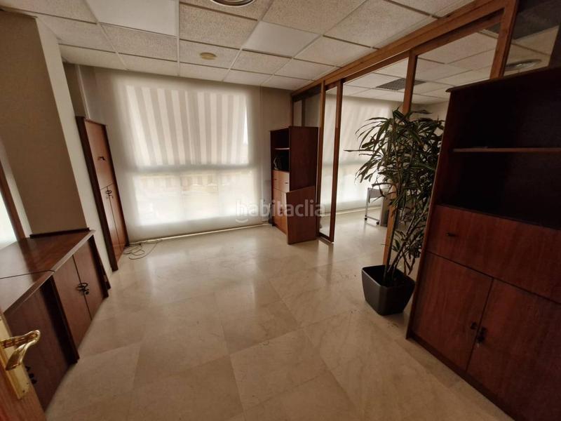 Foto 0f115bb8-5930-4fea-99d2-5e2dec84663e. Rent office space with heating in Gran Via Logroño