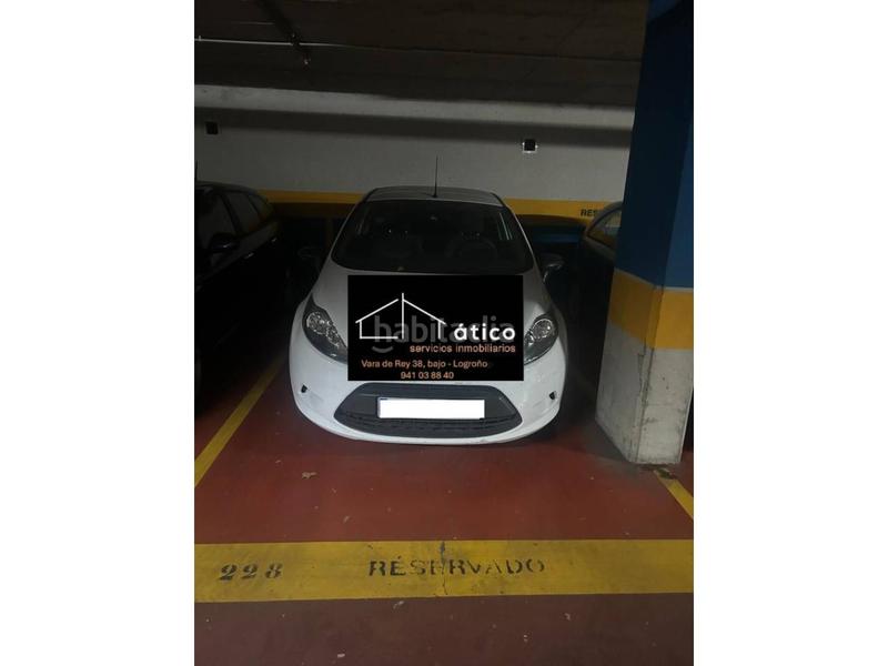 Foto c292b6e2-23a1-47f4-b79a-c15ae6a0a510. Parking voiture dans Gran Via Logroño