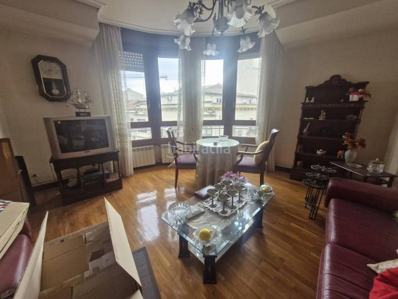 Foto 9241b9b2-ccbe-471f-b612-a99a68c1322c. Pis amb calefacció aparcament a Gran Via Logroño