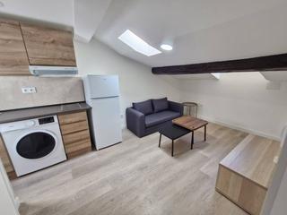 Affitto Appartamento in Casco Antiguo. Buhardilla en alquiler en el casco antiguo