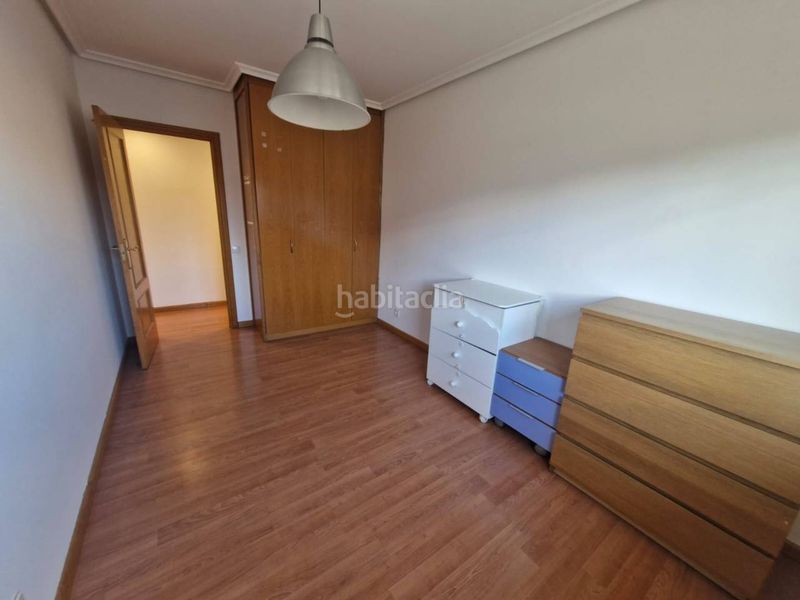 Foto 0c2e25be-ef47-4a1c-9019-857b24c6e0ee. Lloguer pis amb calefacció aparcament piscina a Portillejo - Valdegastea Logroño