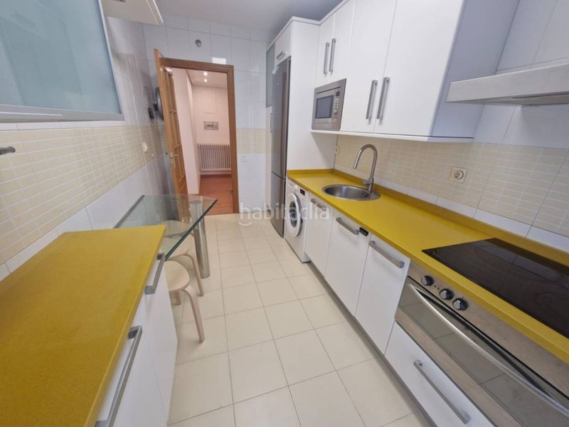 Foto a12bd279-4a40-40f3-9f9d-e7a90dd58f6a. Lloguer pis amb calefacció aparcament piscina a Portillejo - Valdegastea Logroño