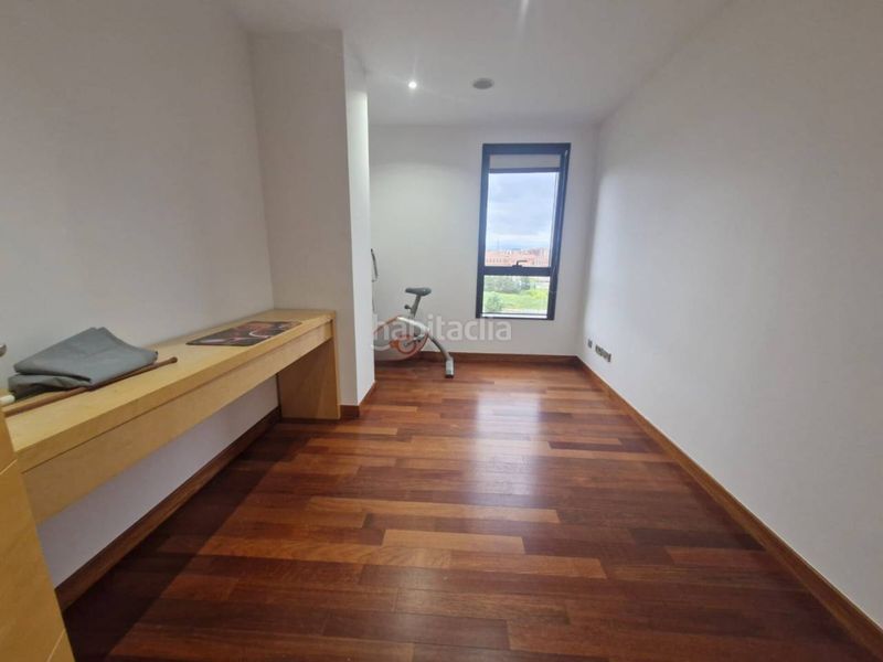 Foto 2121da3b-657c-48f0-918d-903fa708668d. Rent flat with heating parking pool in Los Lirios Logroño