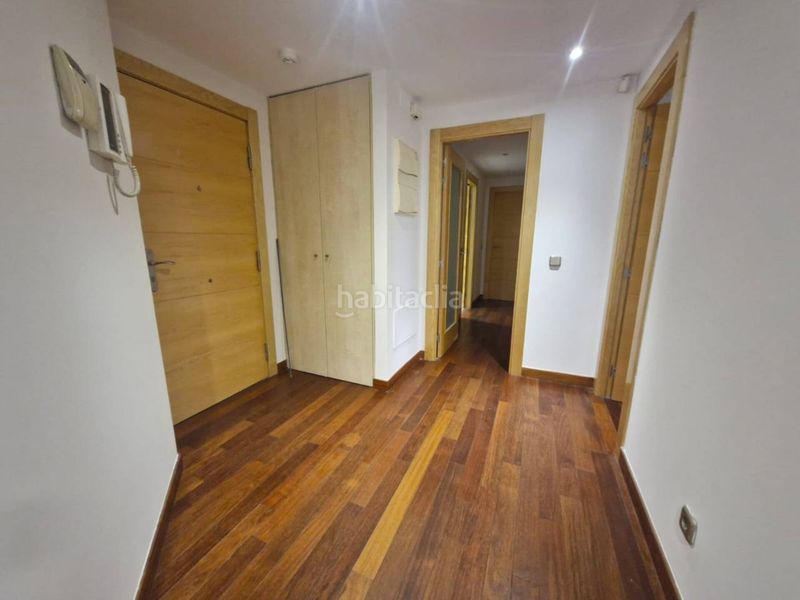 Foto 4b7cc675-ad00-46dd-8732-7cc64fc84d6b. Rent flat with heating parking pool in Los Lirios Logroño