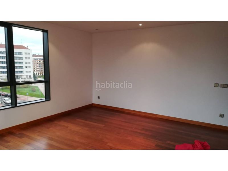 Foto 8dceca0b-d9c9-48fa-9cf9-30bce912a89e. Rent flat with heating parking pool in Los Lirios Logroño