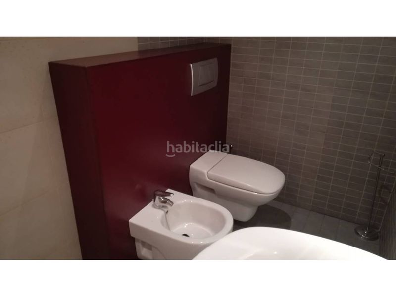 Foto 9075ec84-40e3-4b17-b6c6-e63051ada848. Rent flat with heating parking pool in Los Lirios Logroño