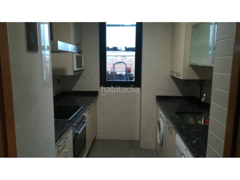 Foto 9eba792e-e44c-429b-8c8f-3bd4d68f3252. Rent flat with heating parking pool in Los Lirios Logroño