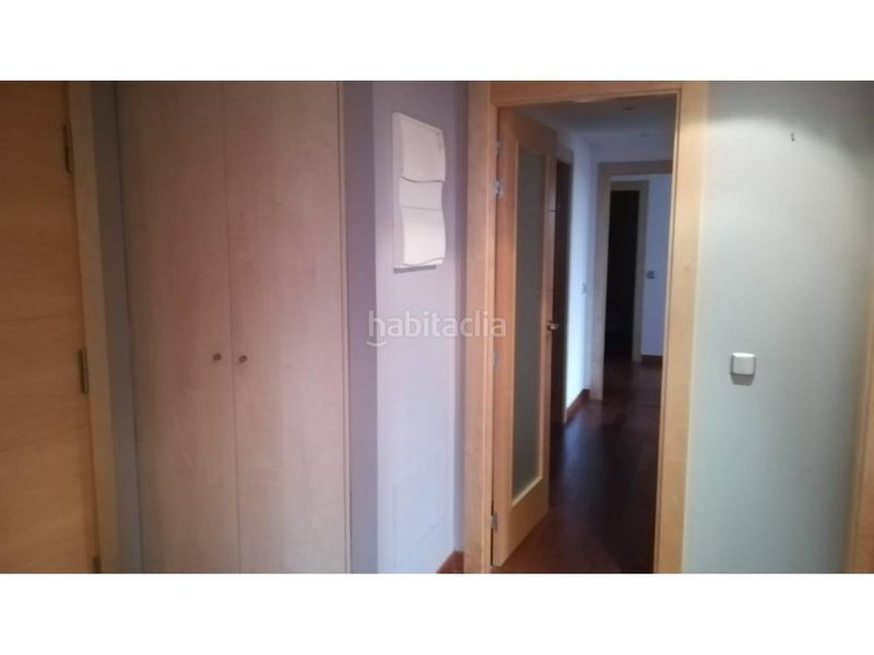 Foto ac4636bb-d02a-49e8-9d37-6808ec10abe0. Rent flat with heating parking pool in Los Lirios Logroño